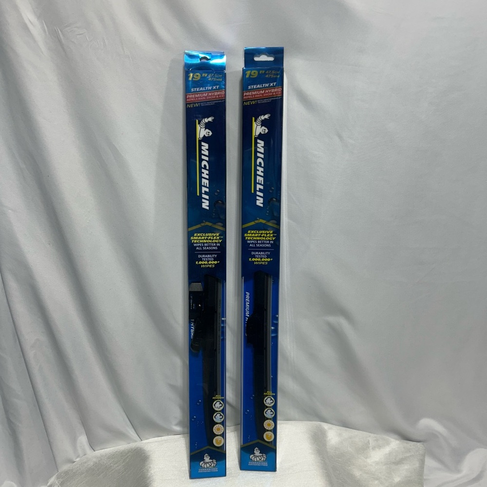 Michelin Blue Windshield Wiper Blades STEALTH XT 19” set. NWT.